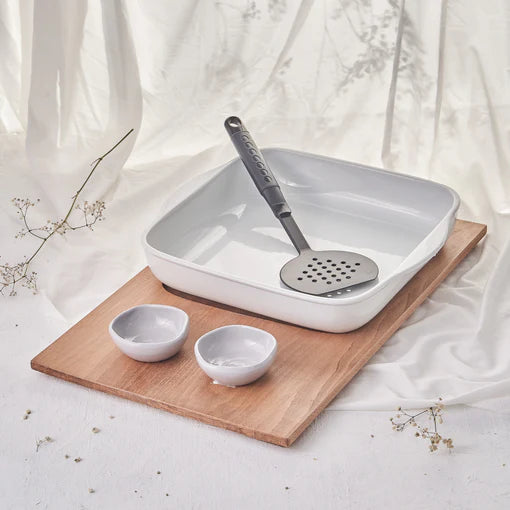 Porland Rectangular Oven Dish & Wooden Stand