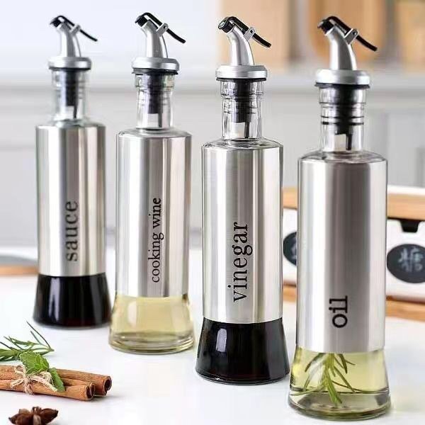 Oil bottle