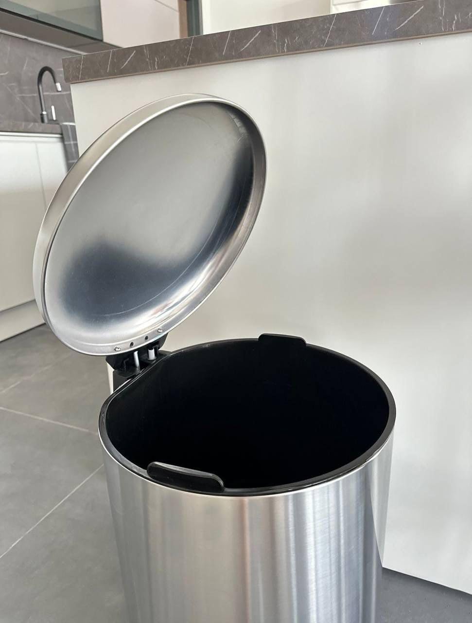 Primanova Domed Lid Steel Trash Can 40L