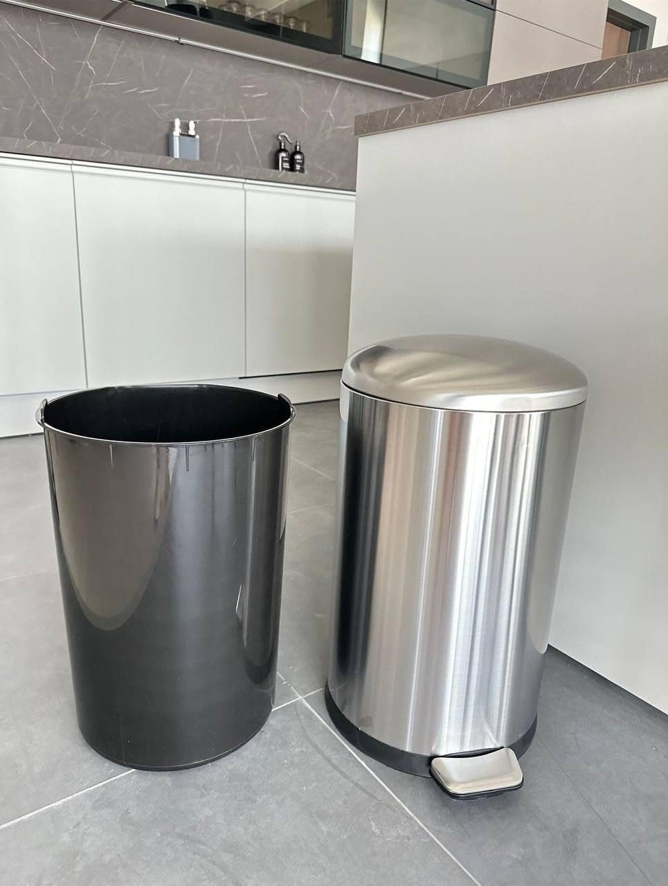 Primanova Domed Lid Steel Trash Can 40L