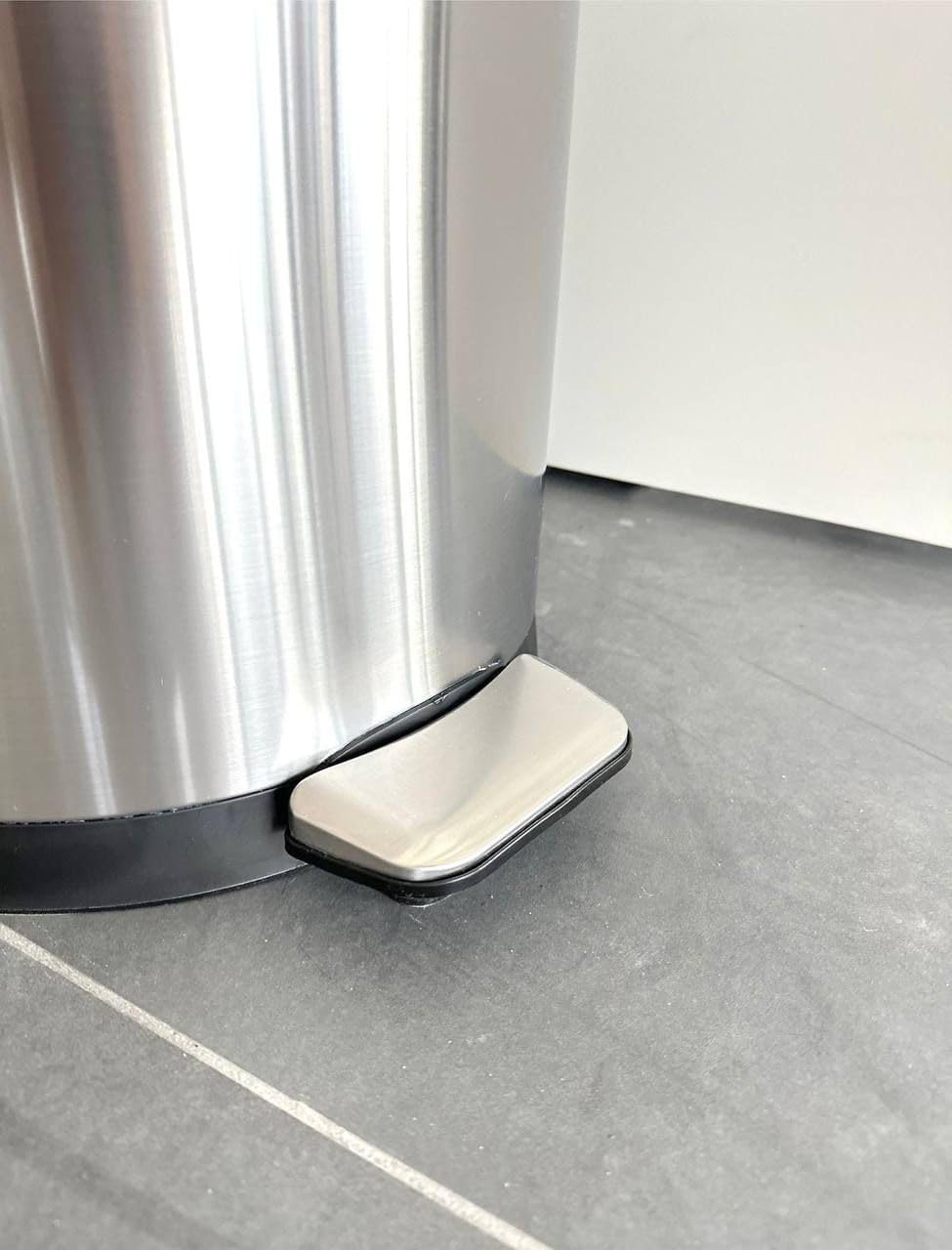Primanova Domed Lid Steel Trash Can 30L