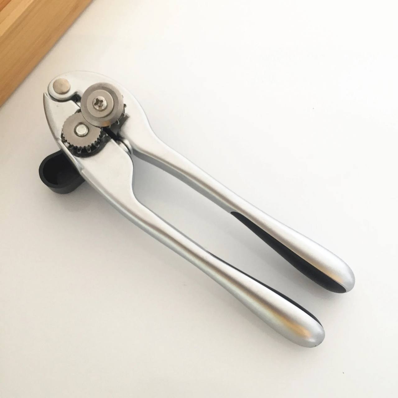 Stainless steel can opener