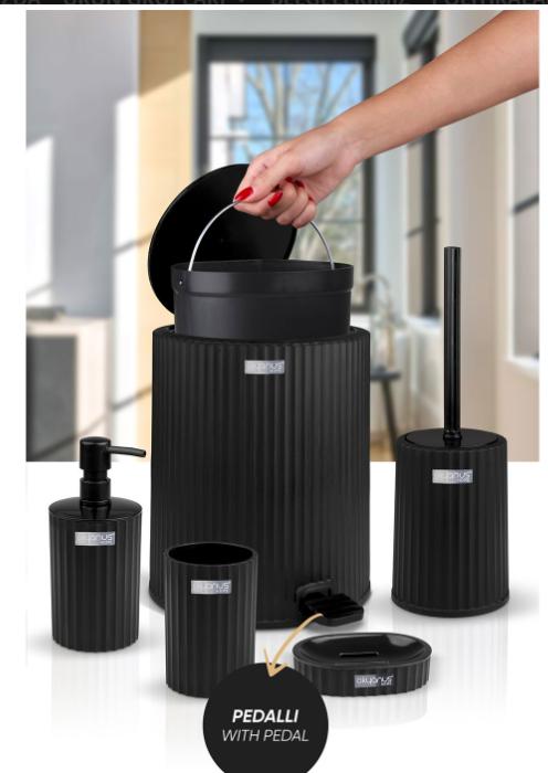 Coliseum 5-Piece Bathroom Set / Black
