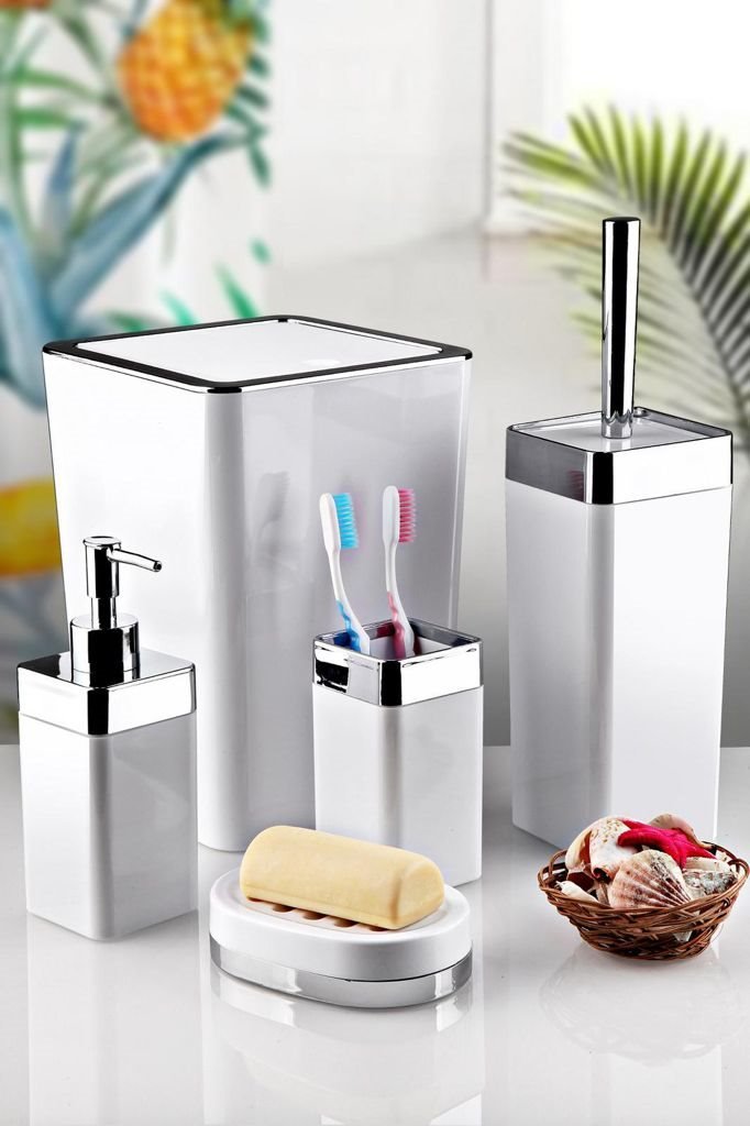 Bathroom set 5 pieces white with a silver frame