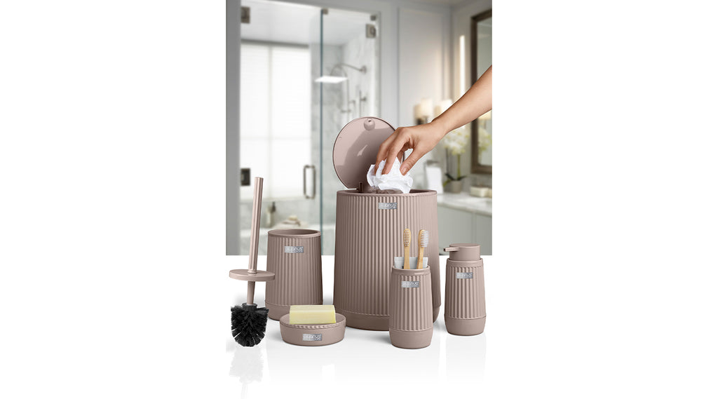 Nida 5-Piece Bathroom Set / Brown