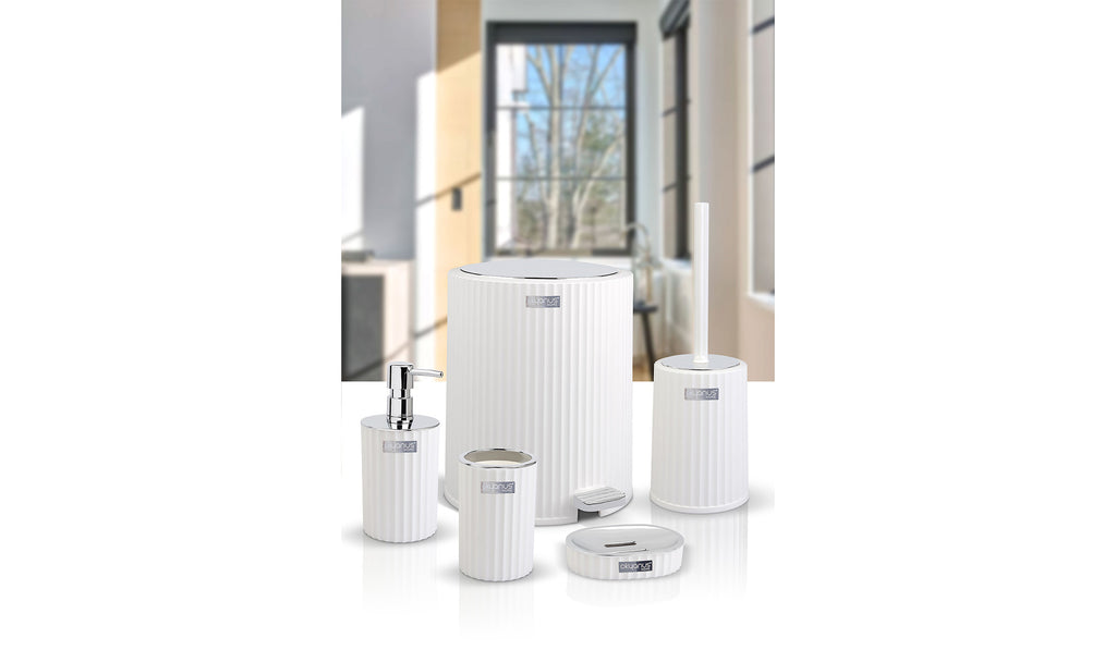 Coliseum 5-Piece Bathroom Set / Chrome - white