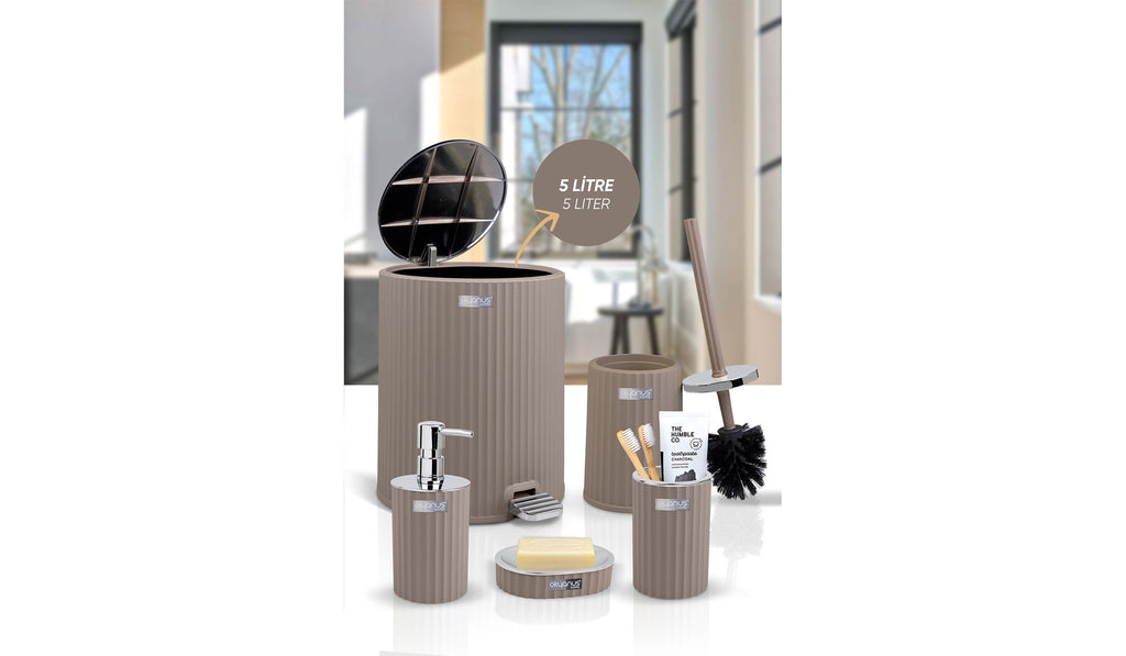 Coliseum 5-Piece Bathroom Set / Chrome - Brown