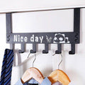 شماعات داخل الخزانة