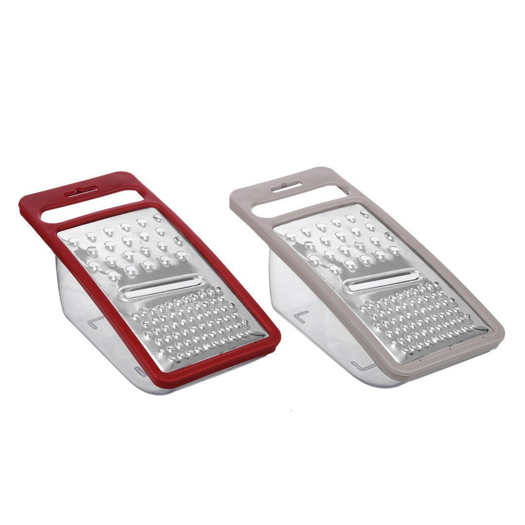 Grater with a tank