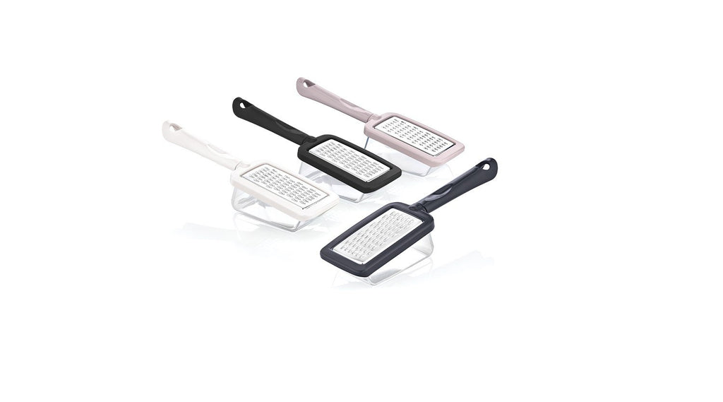 Grater with a tank