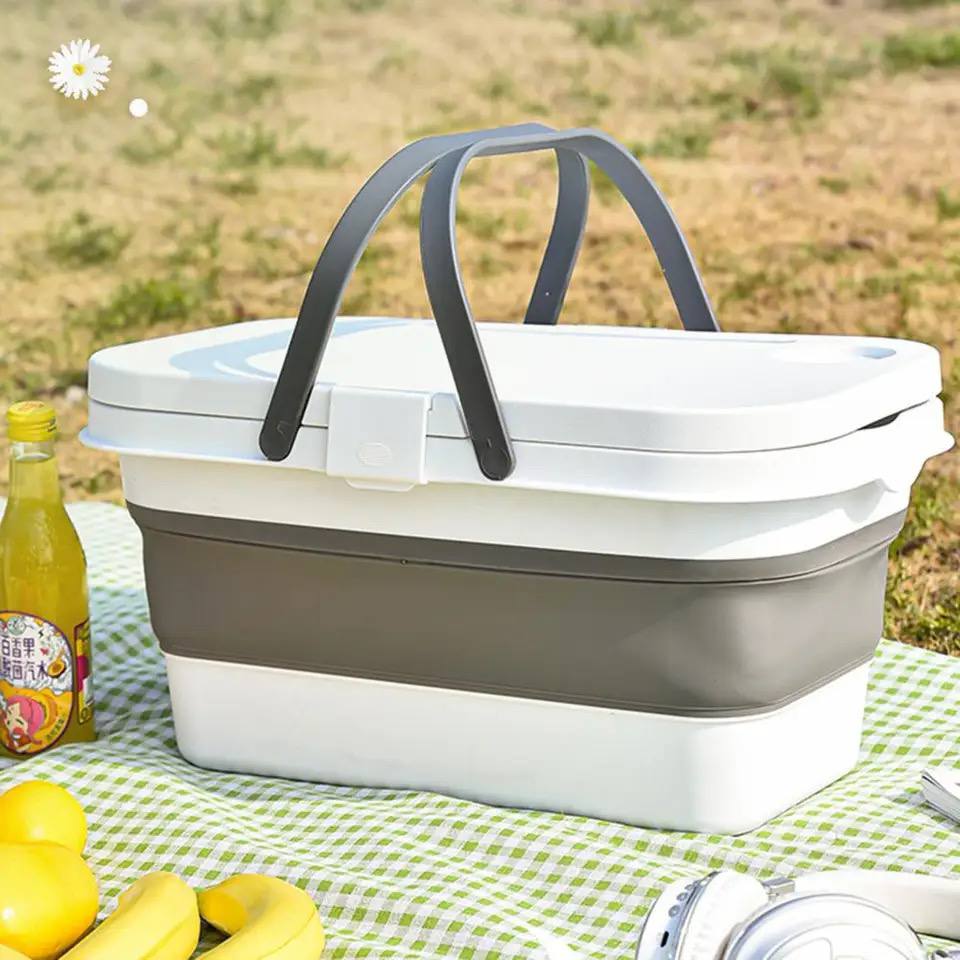 Travel baskets And table