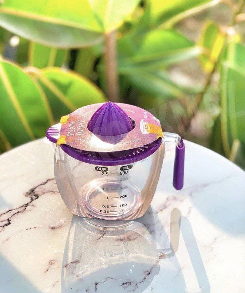 Juicer and measuring flask with acrylic handle